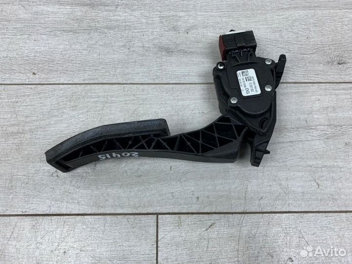 Педаль газа Opel Insignia универсал A 20 DTH 2009