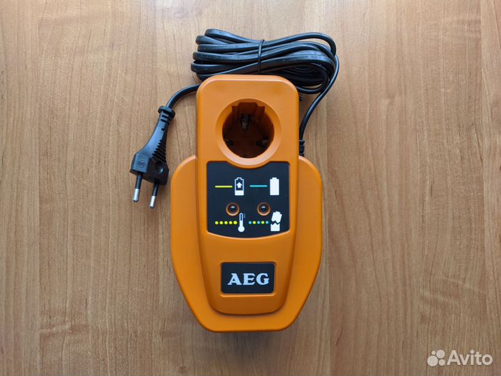 Аккумуляторная отвертка AEG SE 3.6 Li
