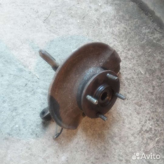 Кулак поворотный лансер 9 левый