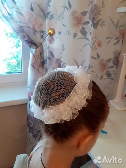 Резинка на пучок для девочки белая