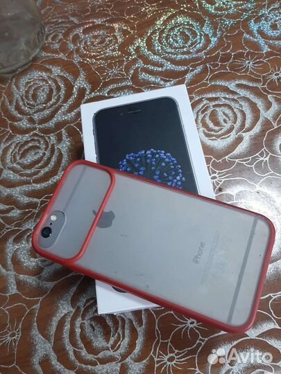 Телефон iPhone 6s