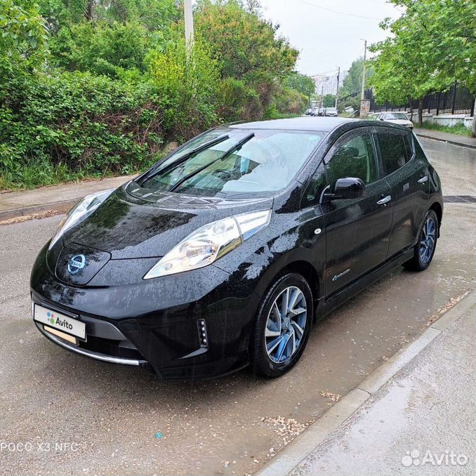 Nissan Leaf правый руль