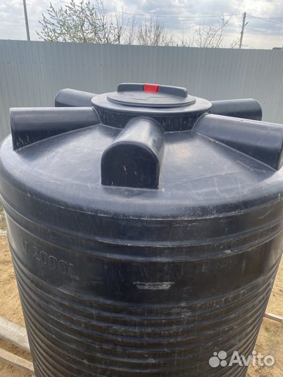 Пластиковая емкость 2000 л