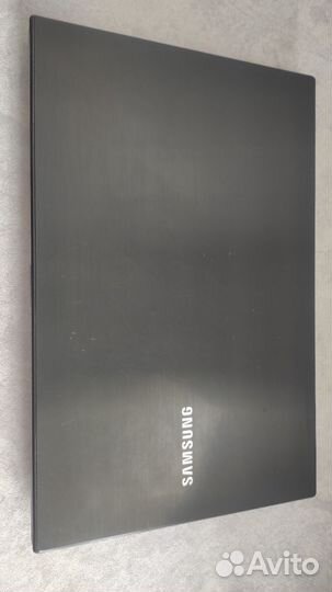 Ноутбук Samsung NP305V5A, A8-3530MX