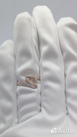 Золотое кольцо с камнем 17р