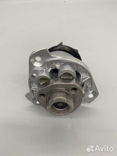 Помпа VAG 022121011A