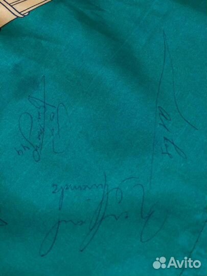 Флаг Португалии с автографами футболистов сборной