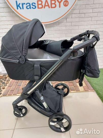 Коляска с автоматической системой торможения