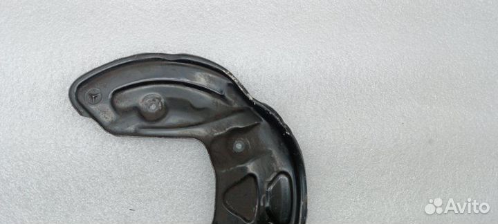 Пыльник тормозного диска задний левый