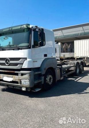 В разборке грузовик Mercedes,Axor mpiii с 2009