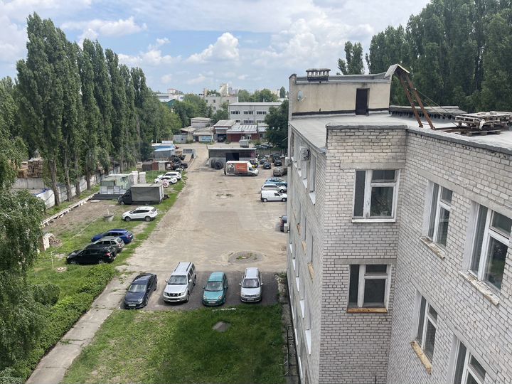 Здание, 3685.6 м²