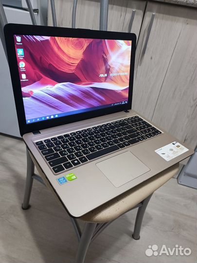Ноутбук Asus / Silver N5000 / MX110 / 2018год
