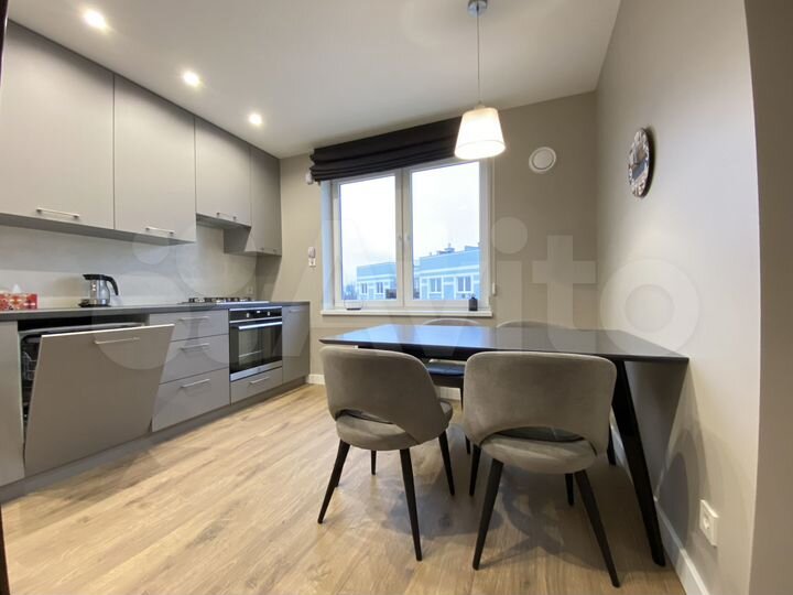 2-к. квартира, 70 м², 8/8 эт.