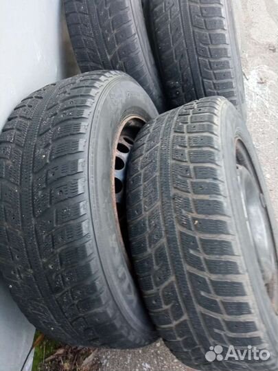 Колеса в сборе r15 зимние стояли на Рено Флюенс