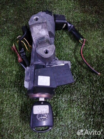 Замок зажигания Toyota Avensis AZT250 1AZ-FSE 2005