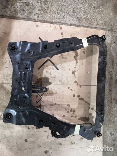 Подрамник Nissan Serena GFC27 MR20DD