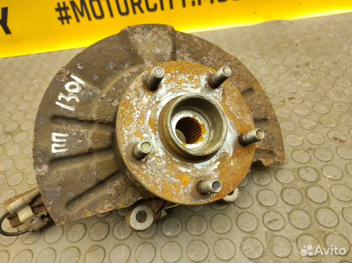 Кулак поворотный передний правый Suzuki Grand