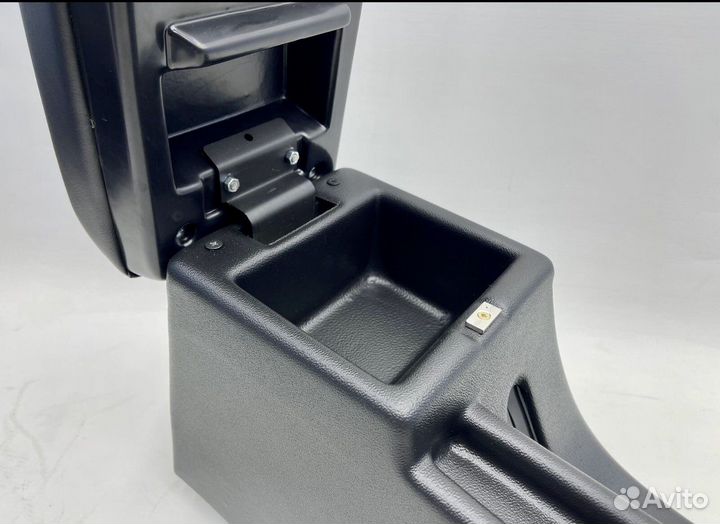 Подлокотник Нива