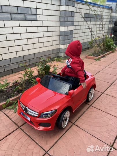 Детский электромобиль