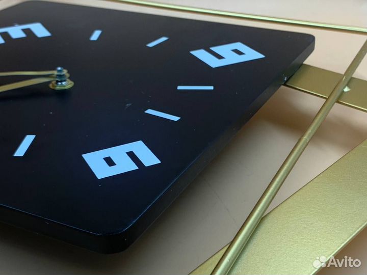 С дефектом 88230 Настенные часы для гостиной