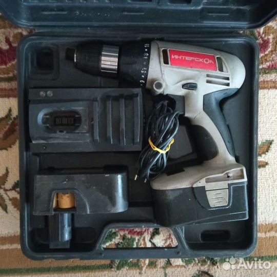 Шуруповерт новый