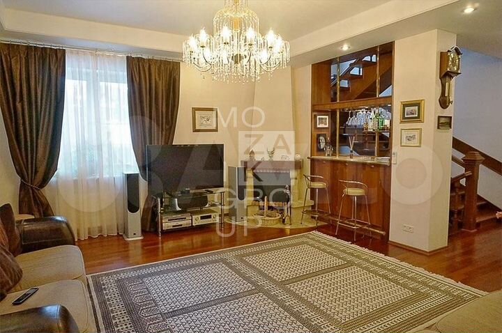 Дом 540 м² на участке 16 сот.