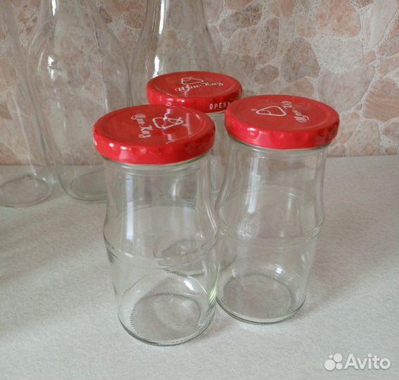 Бутылки с крышками, стекло
