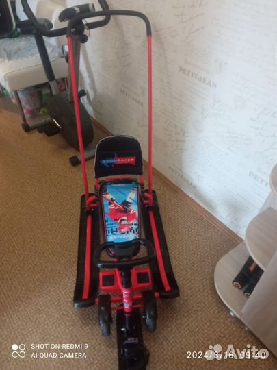 Детский снегокат с ручкой и колесами