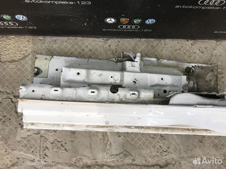 Центральная стойка кузова левая Volkswagen Touran