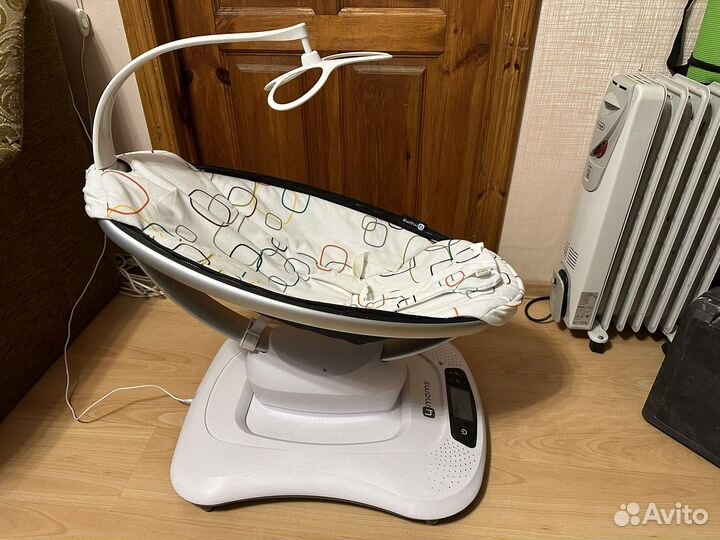 Детские электронные качели 4moms