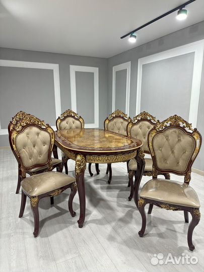 Стол и стулья