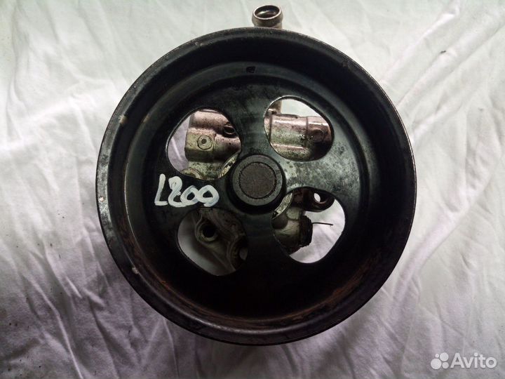 Насос гидроусилителя Мицубиси