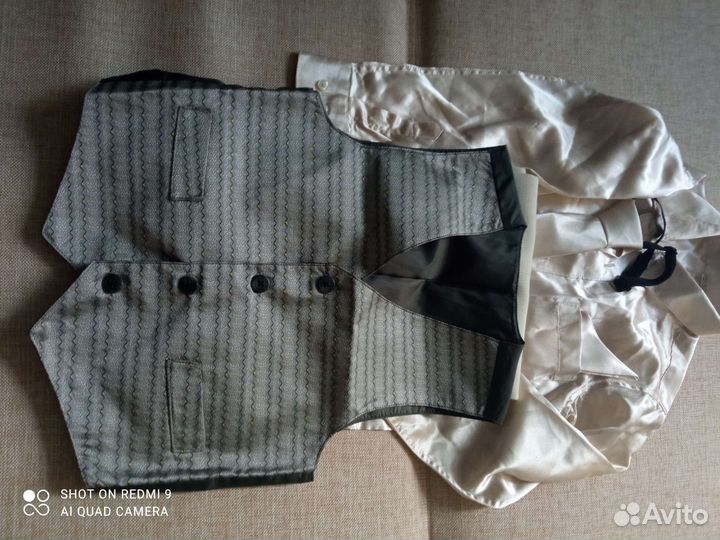 Костюм новый праздничный на мальчика