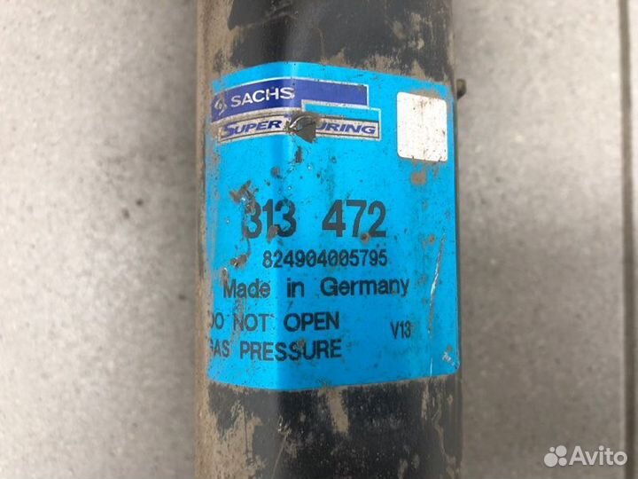 Амортизатор передний Volkswagen Passat седан 2.0