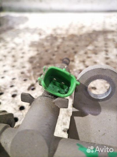 Рейка топливная (рампа) Toyota Camry