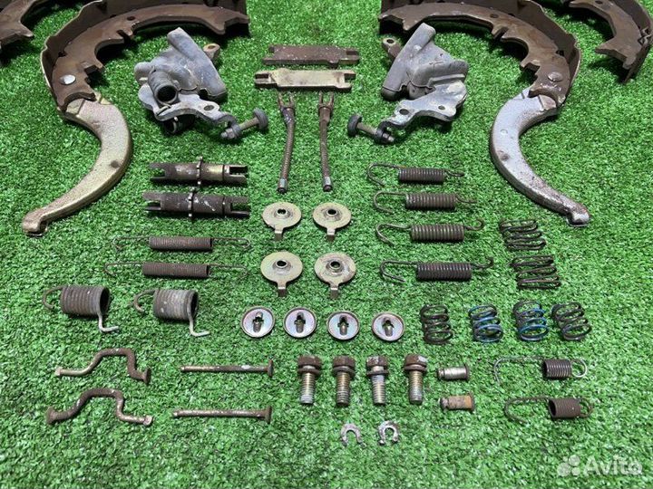 Механизм стояночного тормоза Toyota Land Cruiser