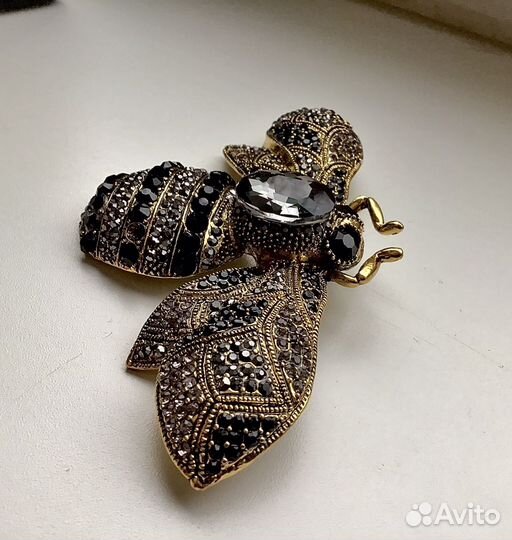 Брошь крупная