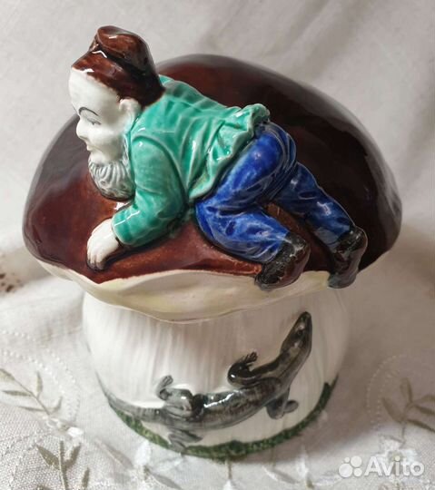 Гном на грибе. Табачница