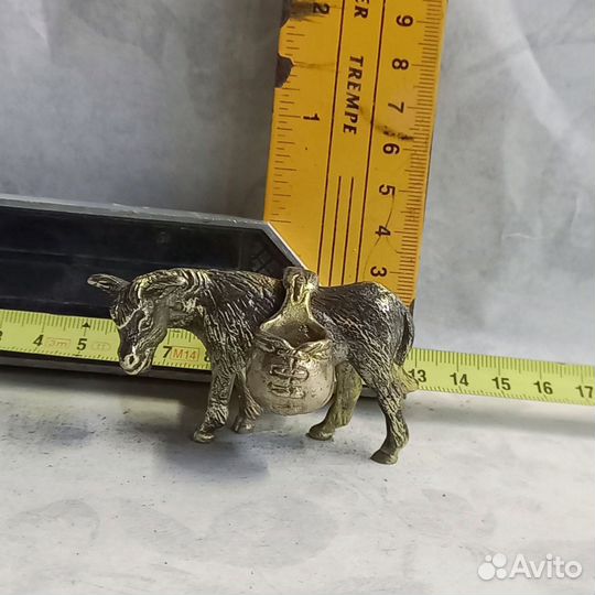Бронзовая статуэтка ослик коллекционный. Литьё