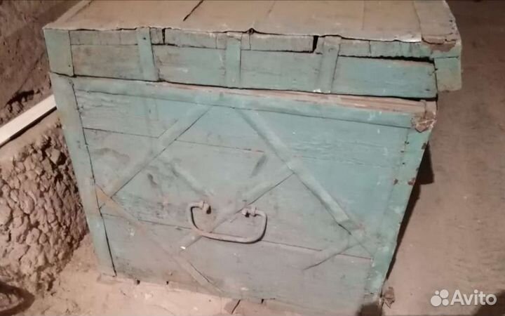 Сундук старинный деревянный