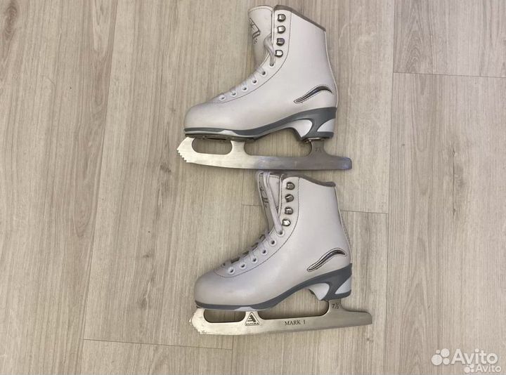Фигурные коньки jackson 28