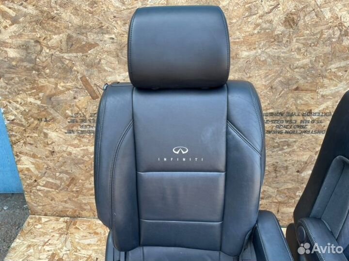 Кожаный салон передний Infiniti Qx56 5.6 2010