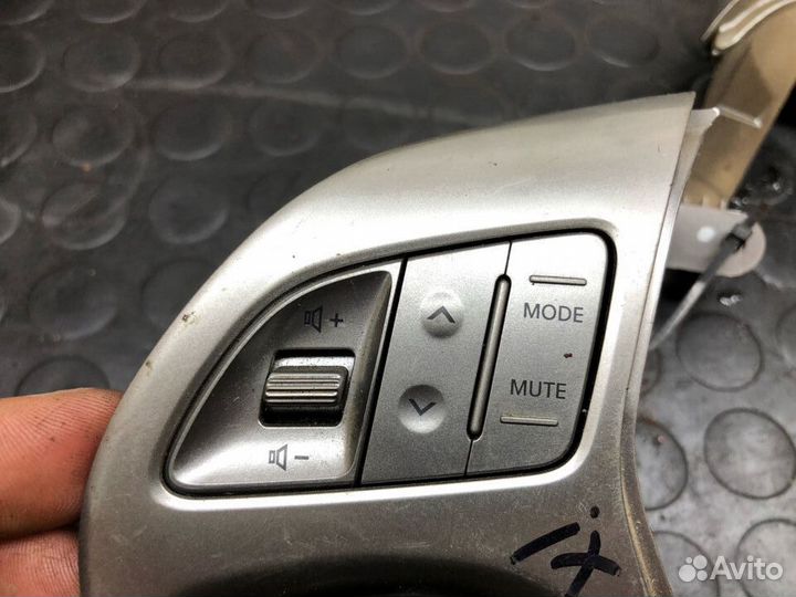 Кнопка управления магнитолой Hyundai ix35