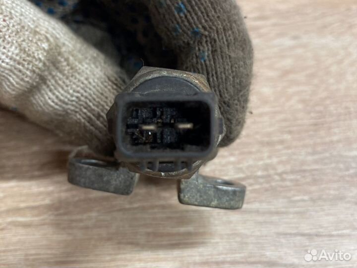 Датчик давления топлива VW 037133251