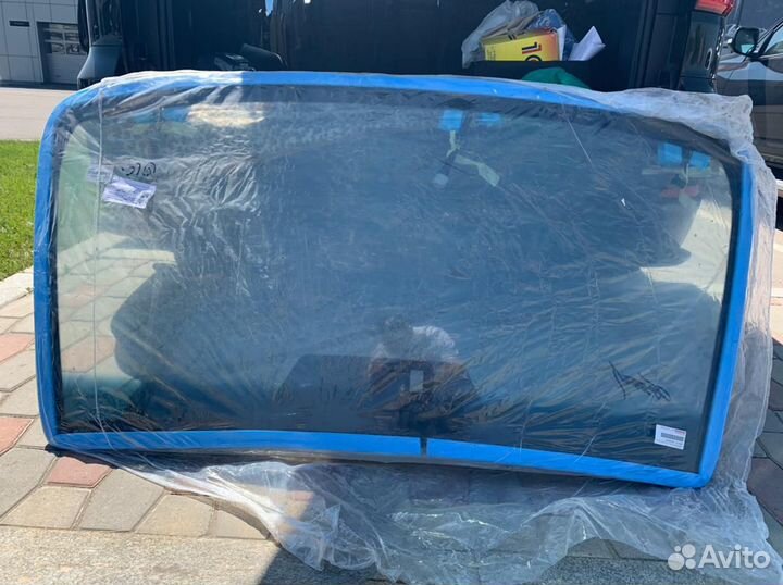 Стекло Lexus LX 570