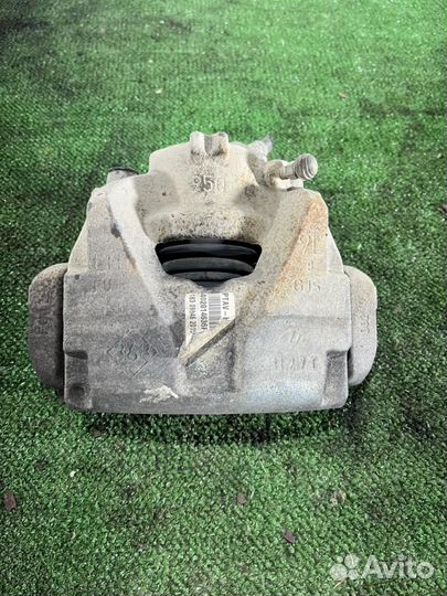 Суппорт передний левый Renault Duster 2012 HS