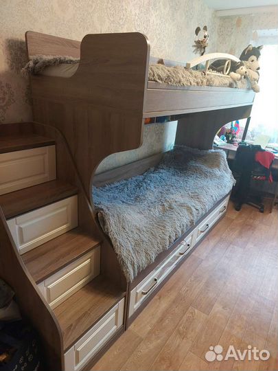 Двухъярусная кровать бу с матрасами