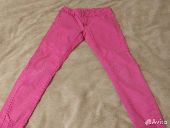 Джинсы для девочек р.140розовые и синие146