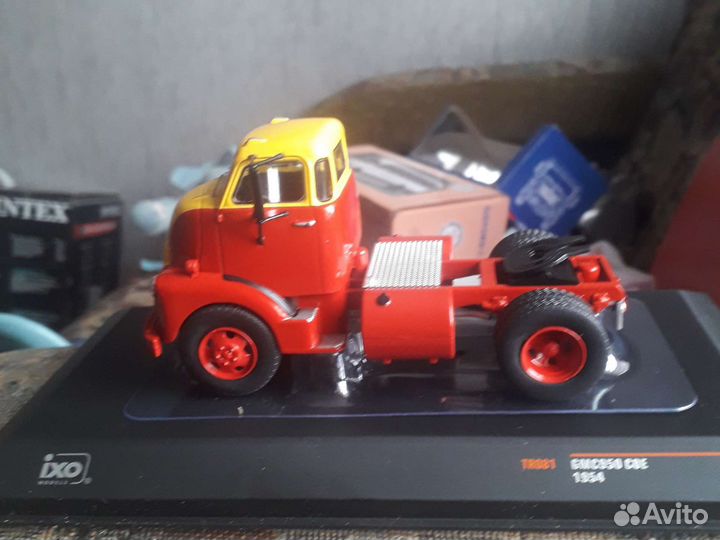 Кзлекционная иодель1/43 GMC 950 GDE