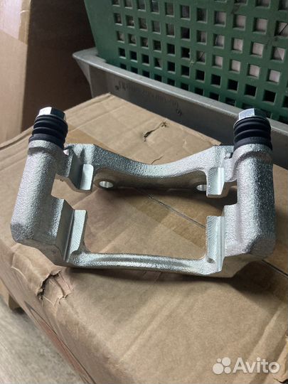 Скоба суппорта тормозного переднего, renault